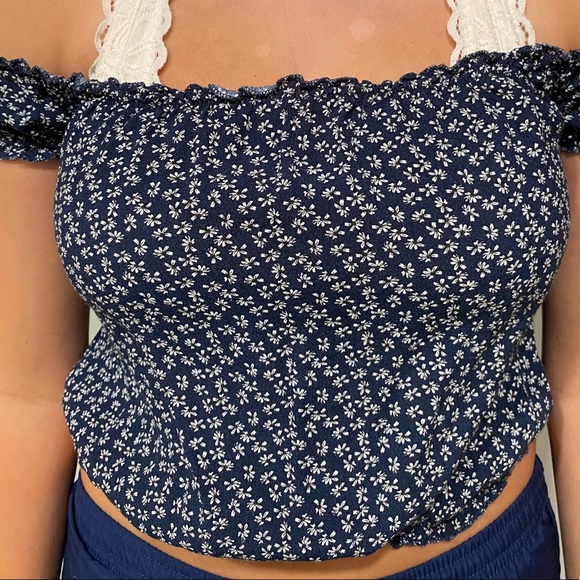A off the shoulder Brandy Melville top! - Picture 3 of 4